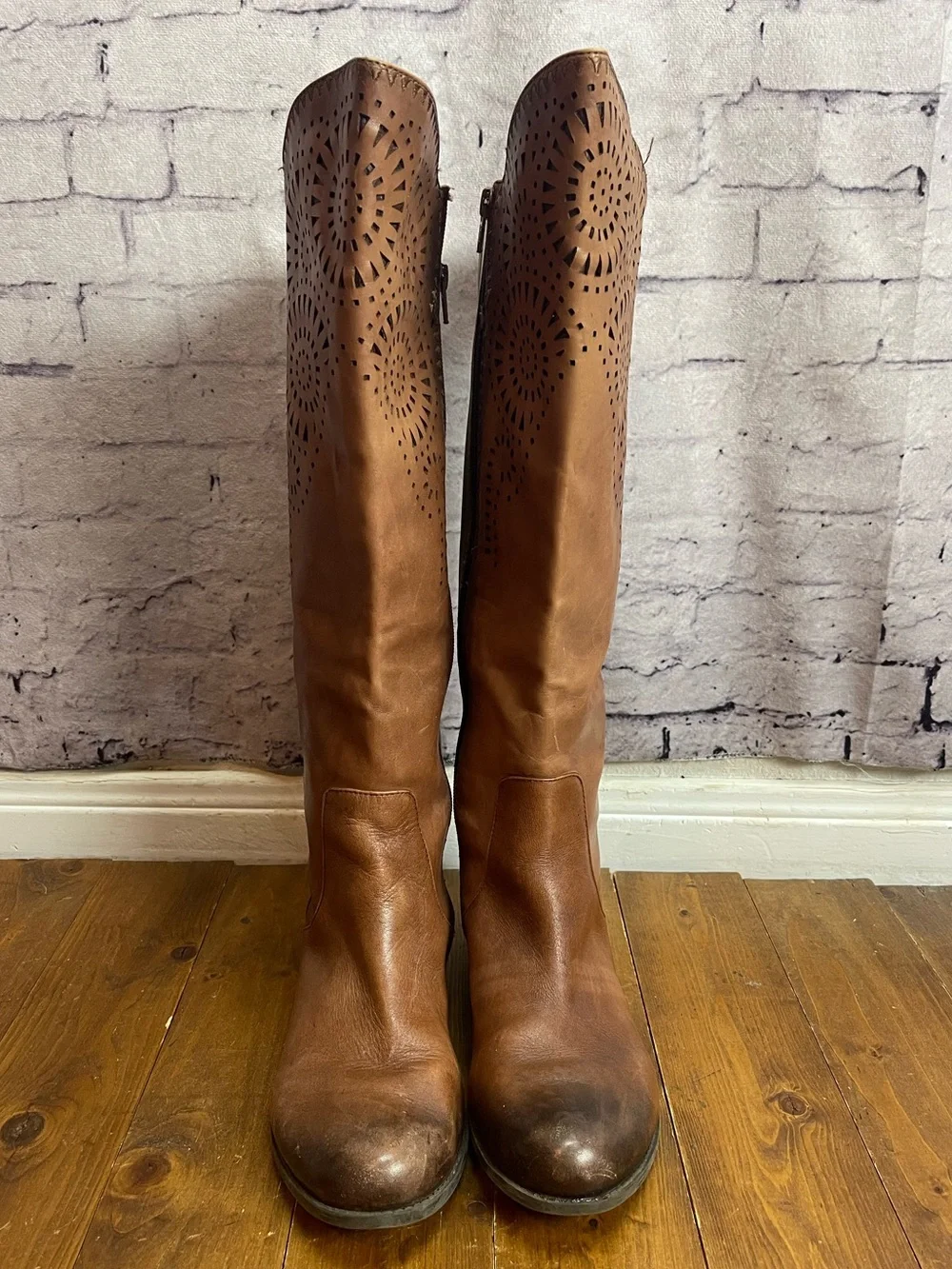Gianni Bini size 9.5 brown leather riding boots with laser cut design